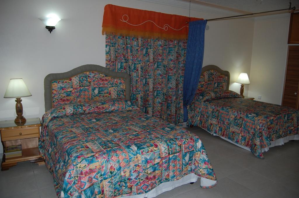 HOTEL HOLIDAY HAVEN, RUNAWAY BAY